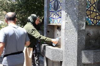 Le mercure est monté jusqu'à 40 degrés Celsius à Téhéran lundi. KEYSTONE/EPA/ABEDIN TAHERKENREH